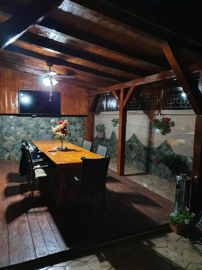 Casa Cattleya Hotel Targu Jiu Ngoại thất bức ảnh
