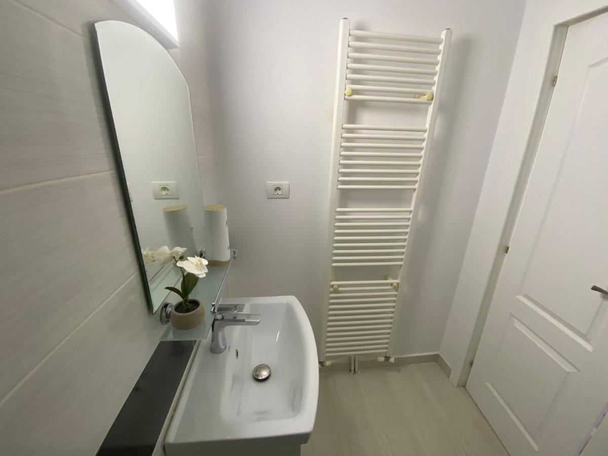 Casa Cattleya Hotel Targu Jiu Ngoại thất bức ảnh