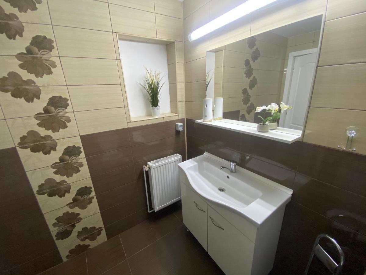 Casa Cattleya Hotel Targu Jiu Ngoại thất bức ảnh