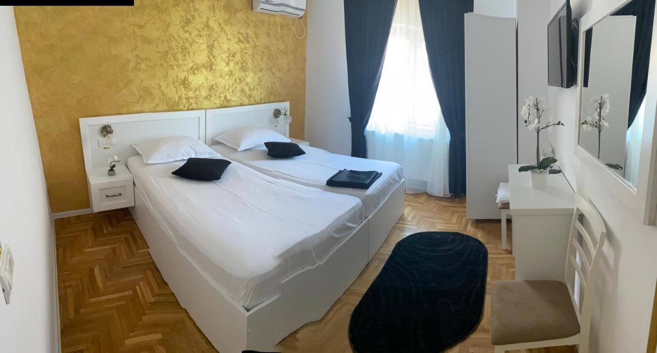 Casa Cattleya Hotel Targu Jiu Ngoại thất bức ảnh