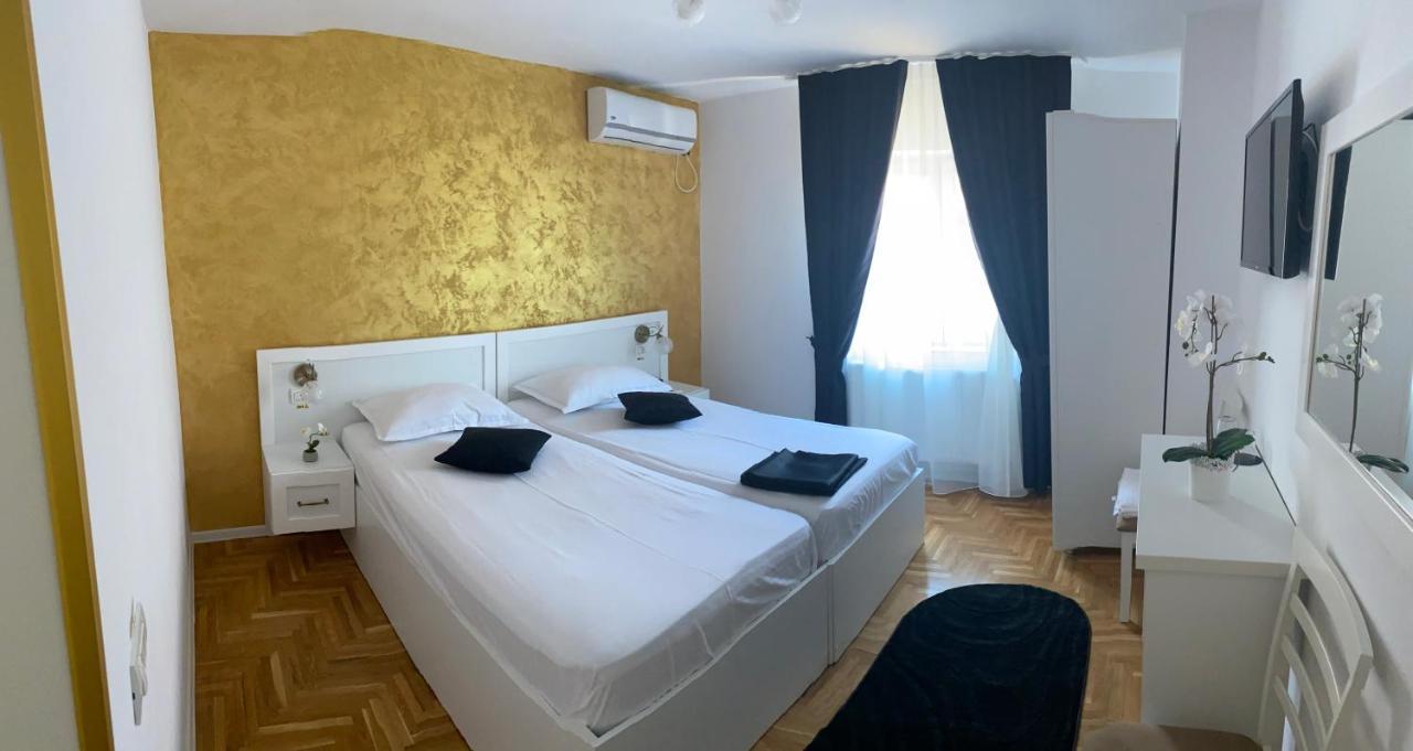 Casa Cattleya Hotel Targu Jiu Ngoại thất bức ảnh
