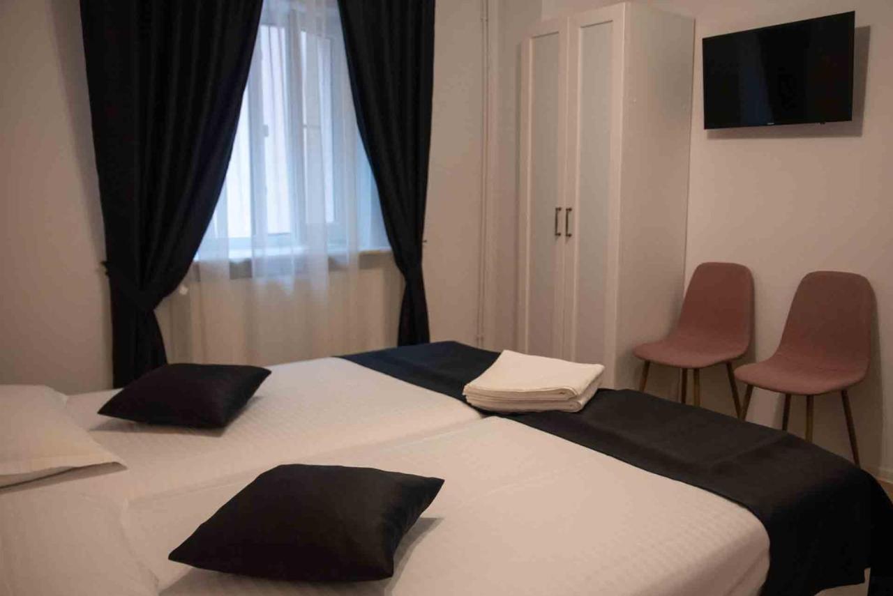 Casa Cattleya Hotel Targu Jiu Ngoại thất bức ảnh